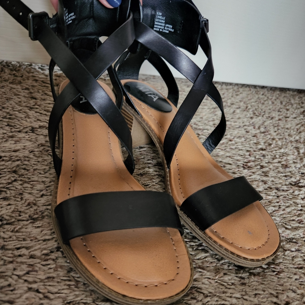 Black Strappy Sandals with Tan Heel